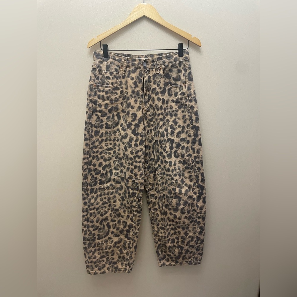 Leopard Barrel jeans